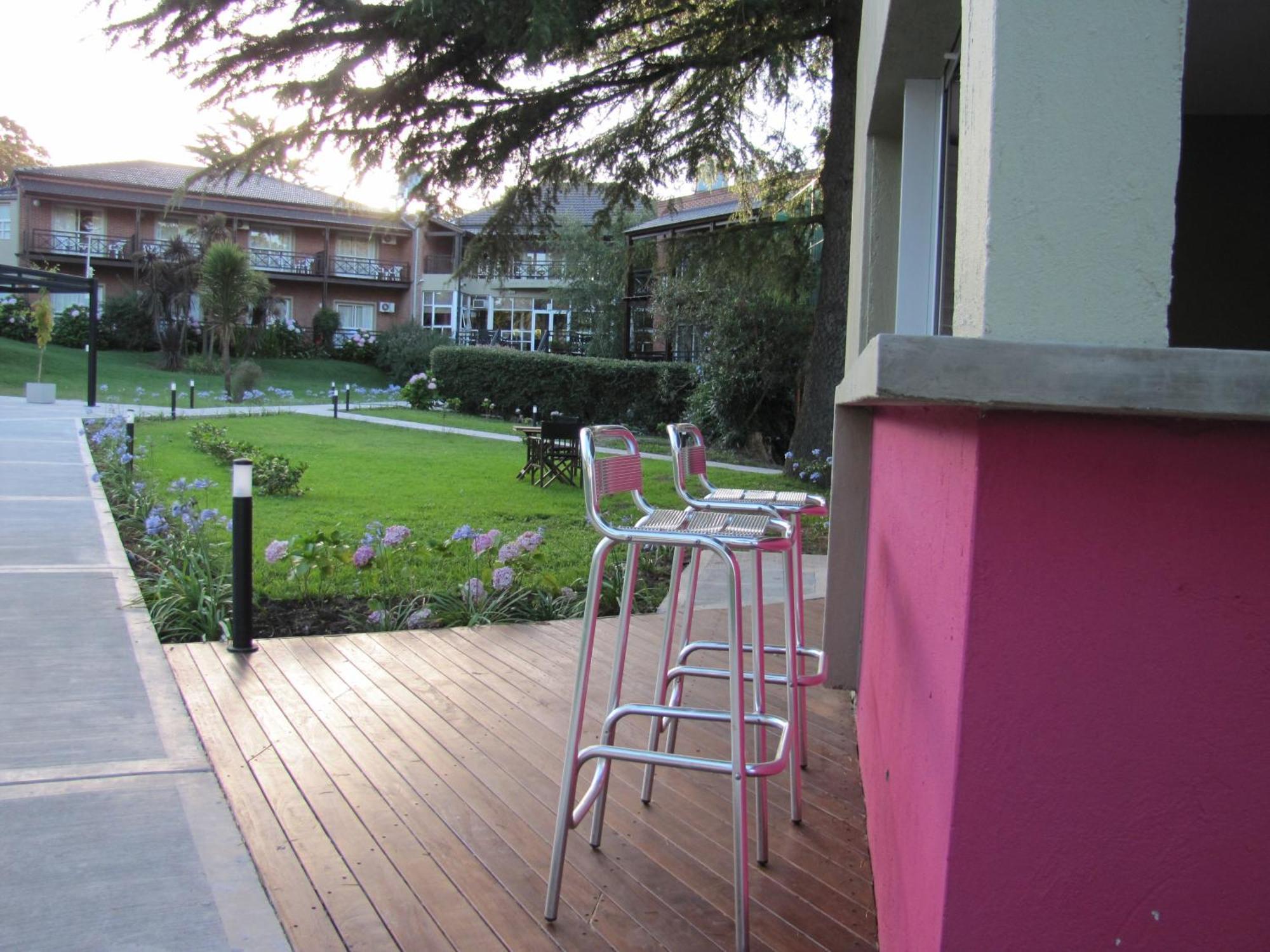 Hotel Sierra De Los Padres Exterior photo
